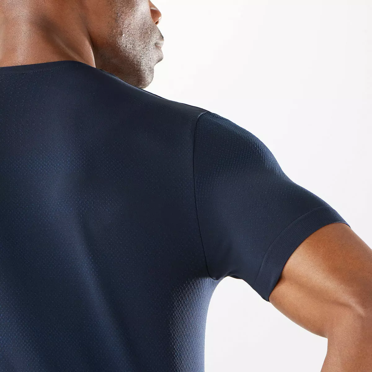 ESSENTIAL SEAMLESS SS T M