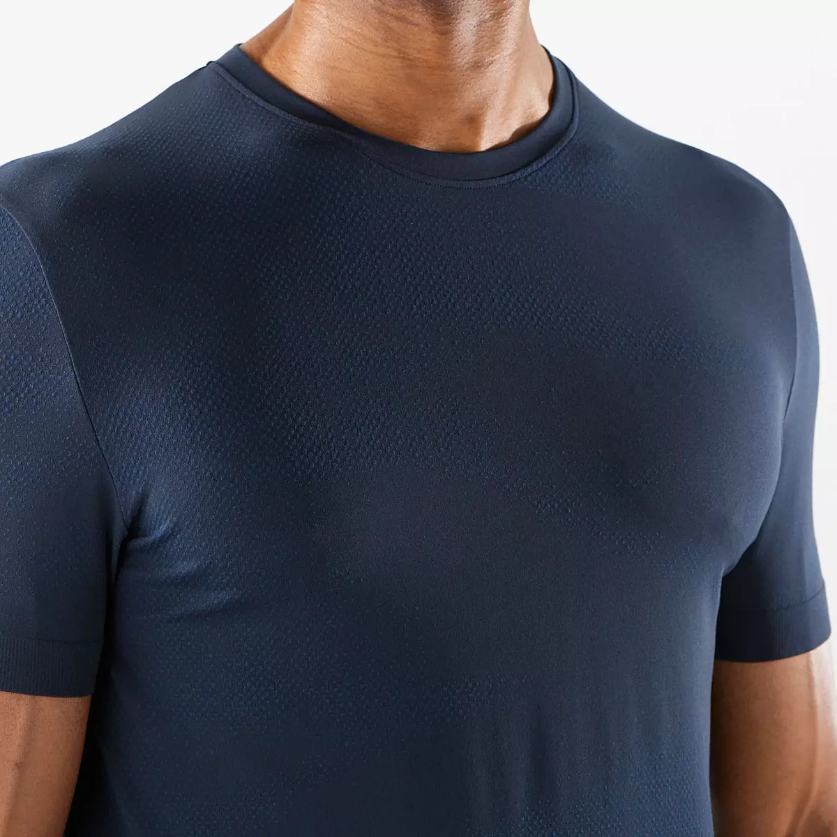 ESSENTIAL SEAMLESS SS T M